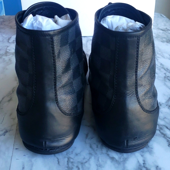 Louis Vuitton - Picture 4 of 10